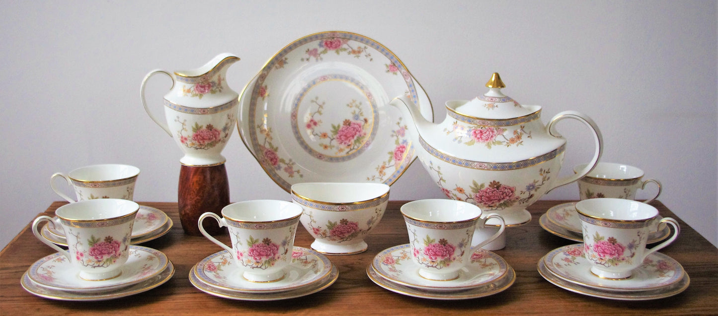 Royal Doulton Canton Queen Tea Set Platinum Jubilee - Queen Elizabeth & Paddington Bear