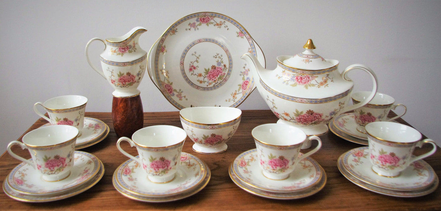 Royal Doulton Canton Queen Tea Set Platinum Jubilee - Queen Elizabeth & Paddington Bear